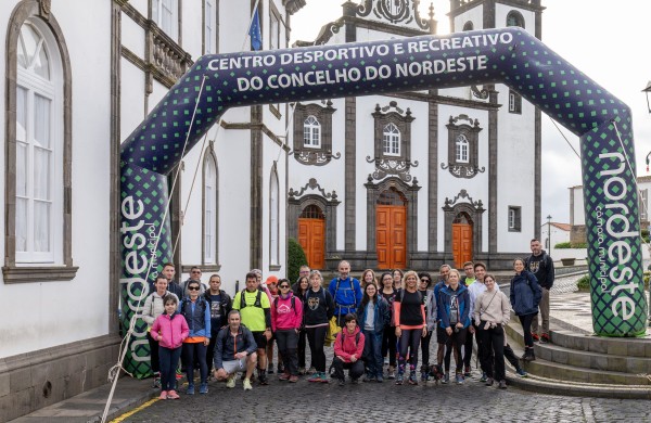 SÁBADOS DA NATUREZA - PERCURSO PEDESTRE – FORNO DA CAL - PICO DO VENTO COM 35 PARTICIPANTES