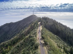 SÁBADOS DA NATUREZA - PERCURSO PEDESTRE - PICO BARTOLOMEU E LÉS A LÉS